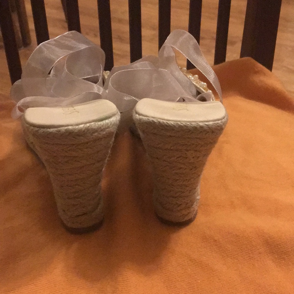 Shoes - Picture 4 of 8